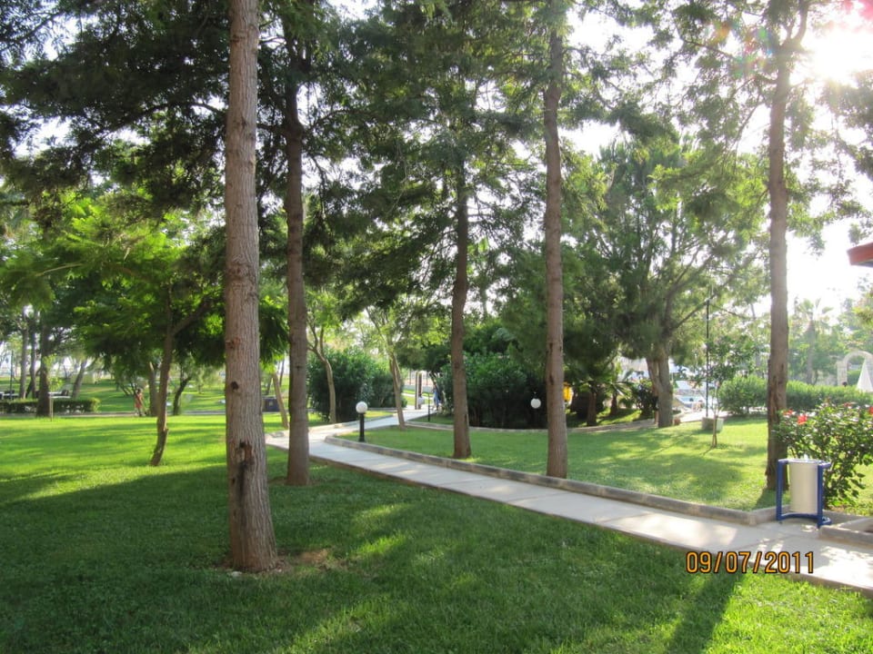 Gepflegte Gartenanlage Labranda Alantur Resort