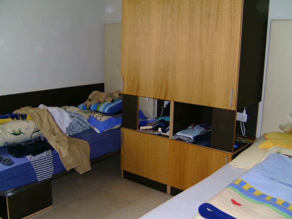 Schlafraum mit Einzelbetten Belvedere Village