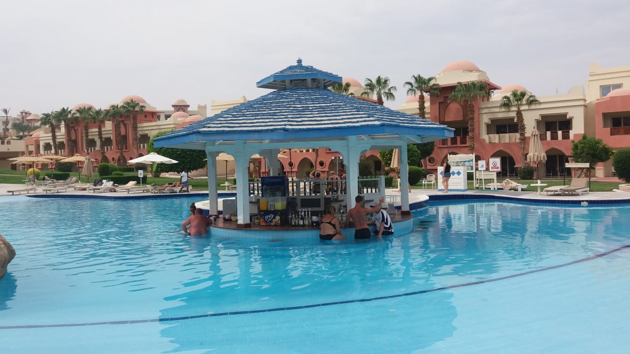 Pool Serenity Alpha Beach