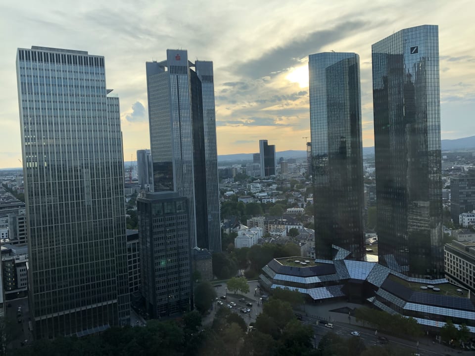Ausblick INNSIDE by Meliá Frankfurt Eurotheum