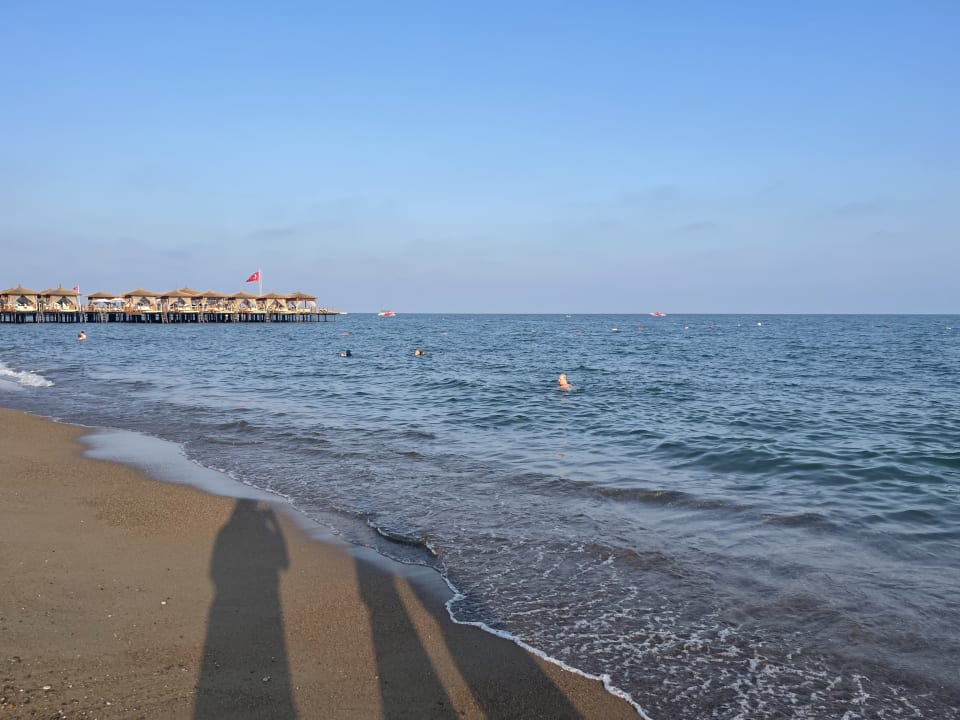 Strand Hotel Miracle Resort