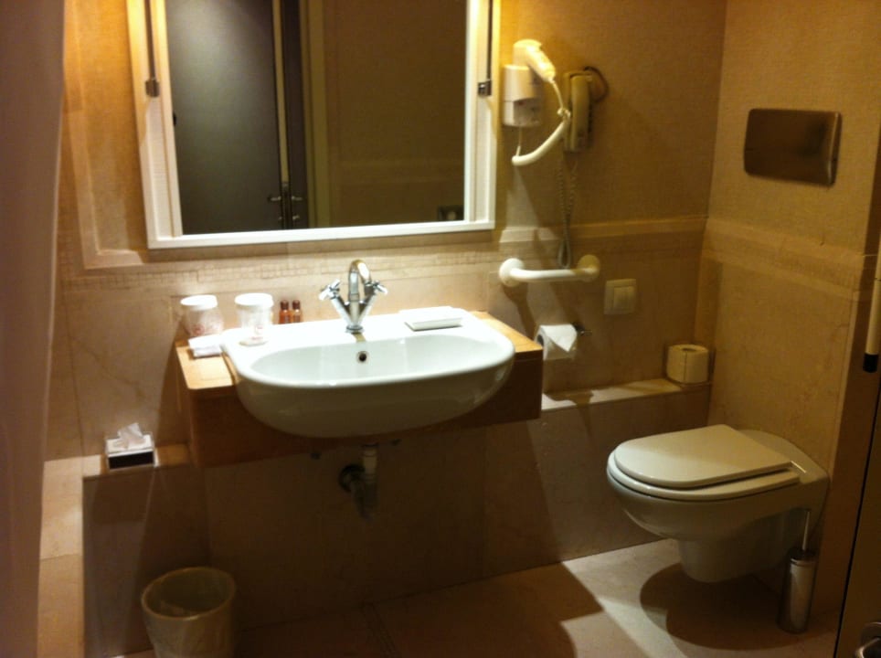 Bagno moderno Sheraton Parco de' Medici Rome Hotel