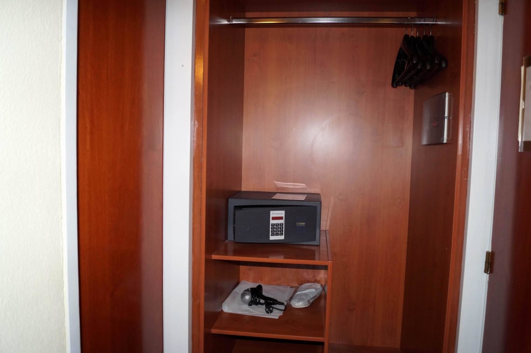 Zimmer und deren Ausstattung Titania Hotel