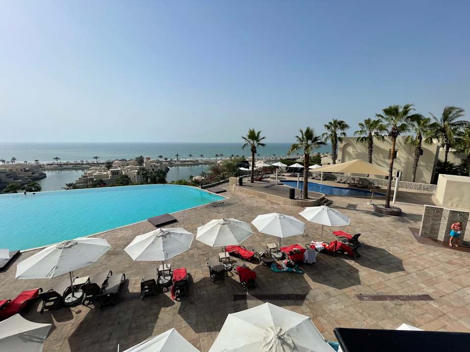 Pool The Cove Rotana Resort