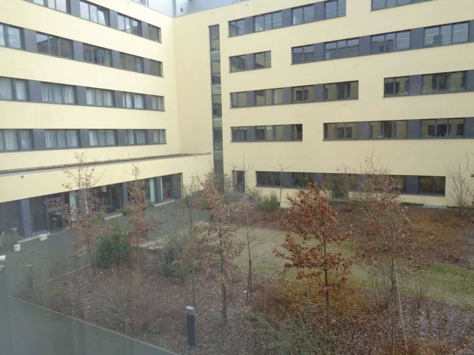 Der Innenhof. Lindner Hotel Frankfurt Sportpark, part of JdV by Hyatt