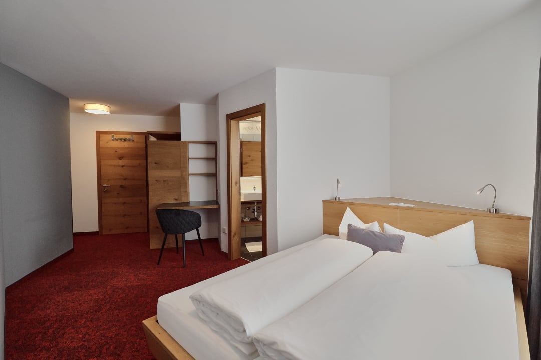 Zimmer Hotel Garni & Aparthotel COLLINA