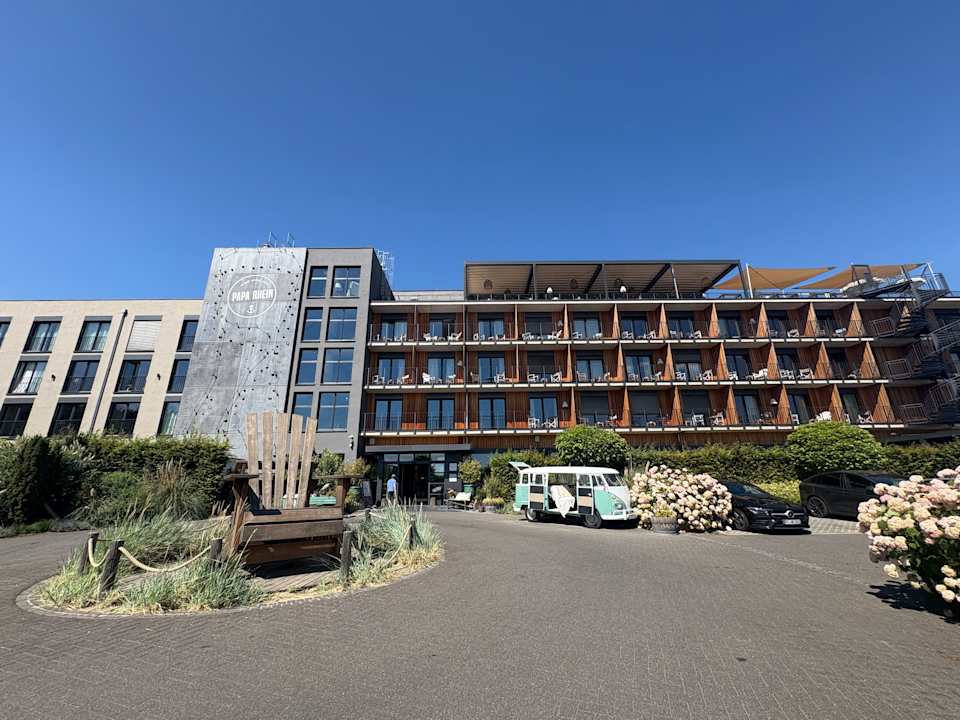 Außenansicht PAPA RHEIN - Hotel & Spa