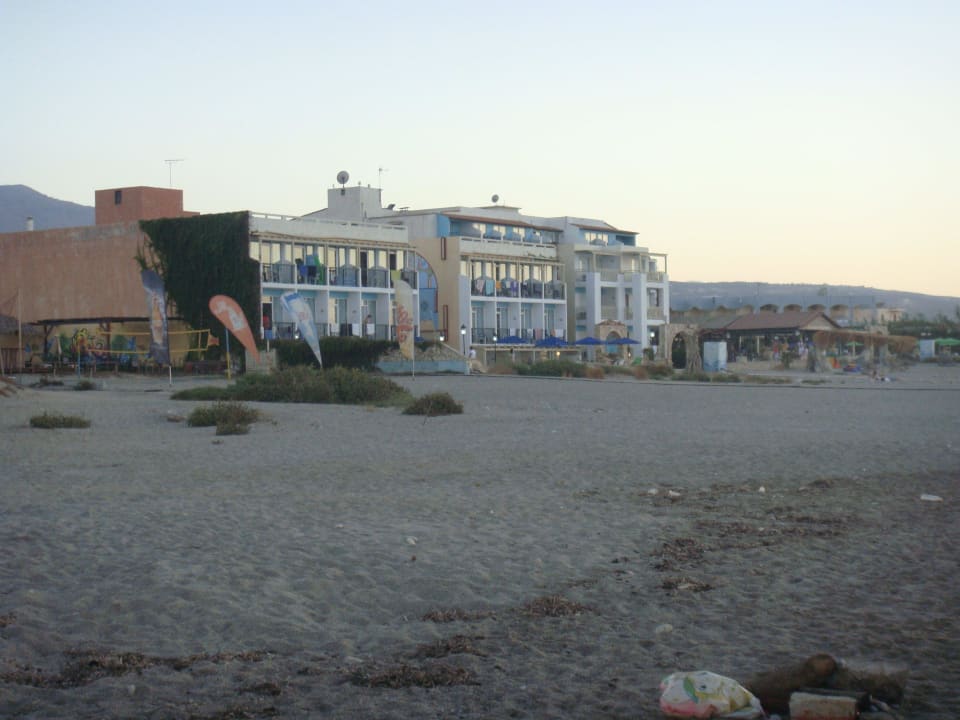 Komplettes Hotel von außen Golden Beach Rethymnon