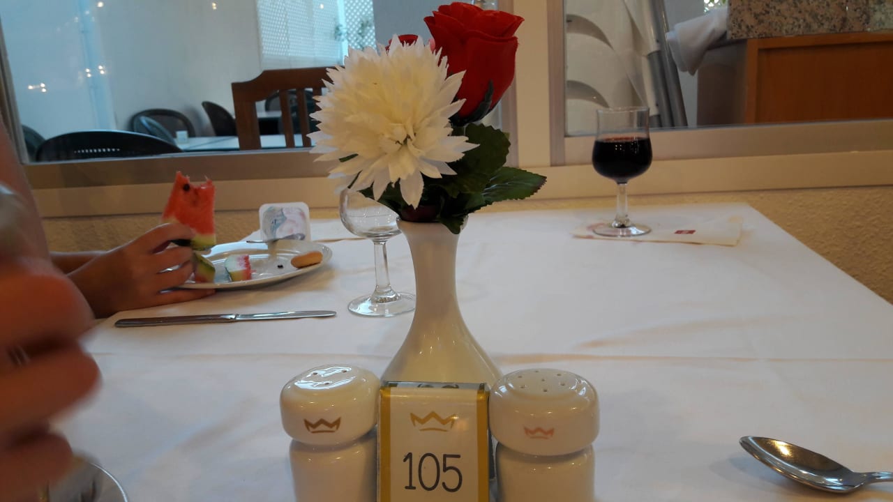 Unser zugewiesener Tisch während unseren Urlaubs Flipflop Cala Romantica