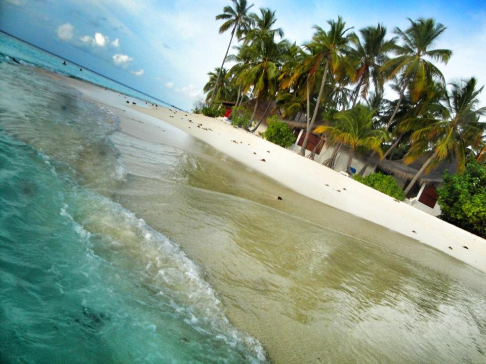 Beach Angaga Island Resort