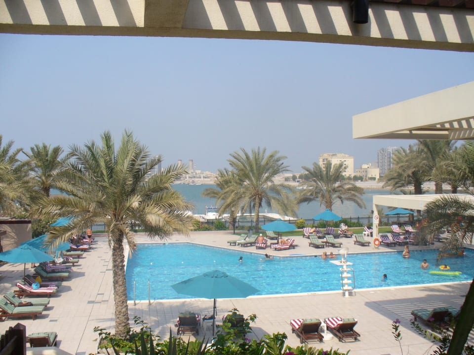 Pool Hilton Garden Inn Ras Al Khaimah