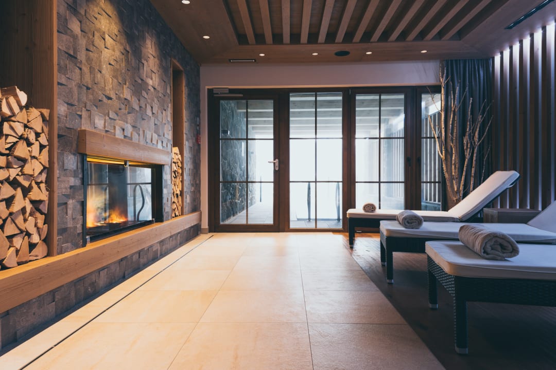 Pool PUR. Suites & Chalets in Lermoos