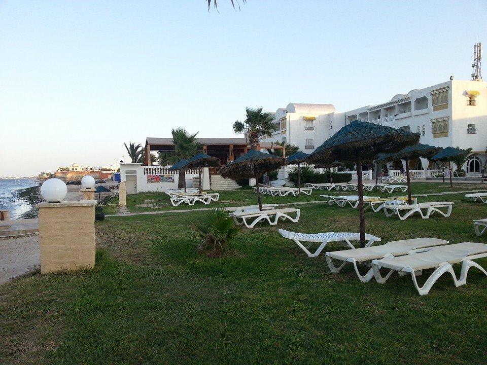 Liegen zum Teil kaputt 2014 Alassio Hotel and Thalasso