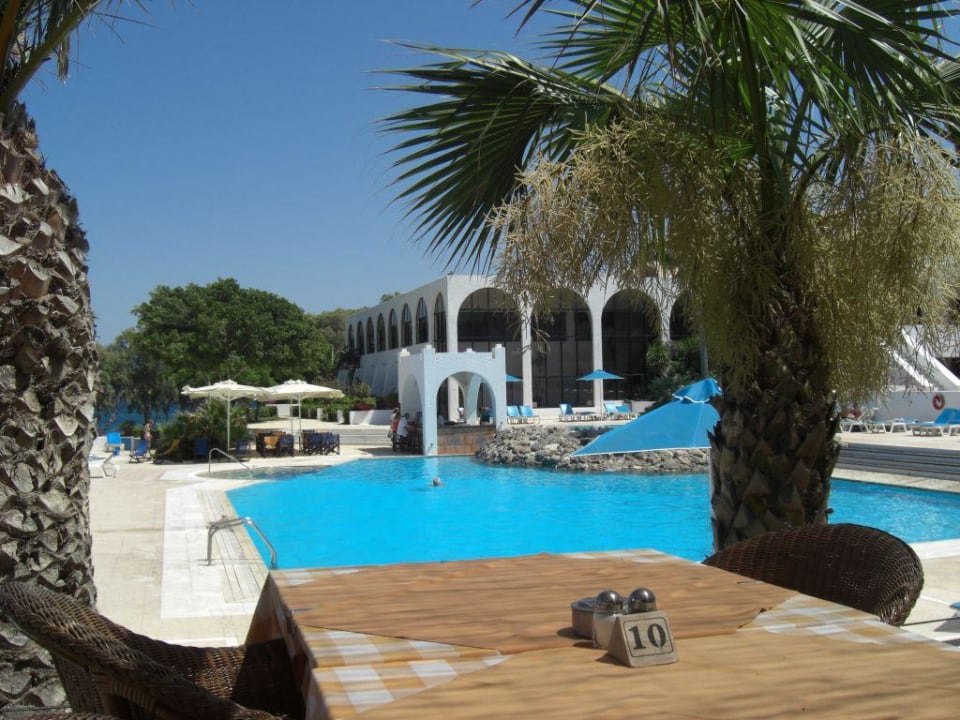 Blick vom Restaurant auf den Pool TUI BLUE Oceanis Beach and Spa Resort