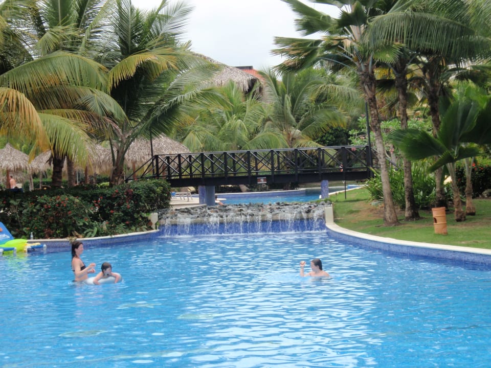 Schöner großer Pool Wyndham Alltra Punta Cana