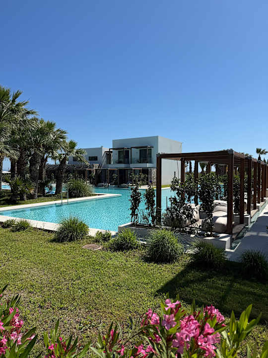 Pool Caravia Beach Hotel