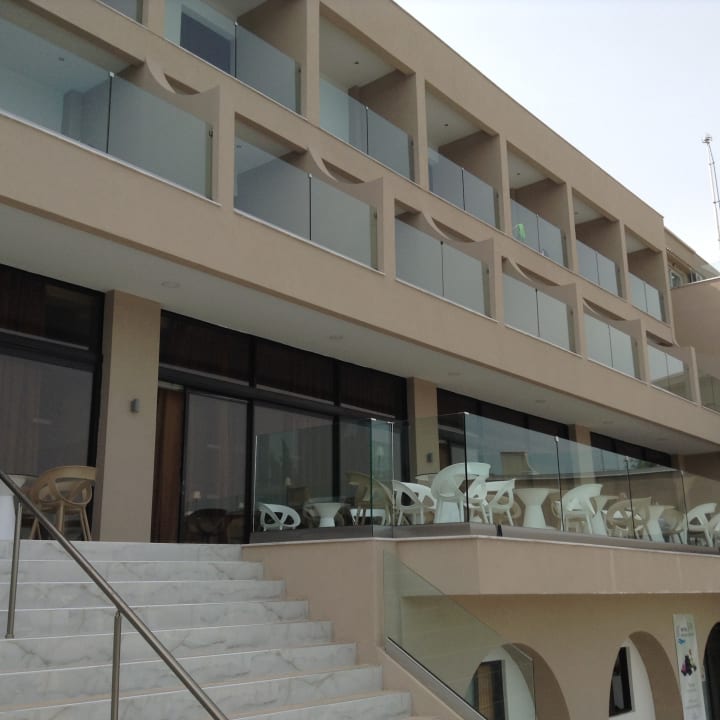 Außenansicht Magna Graecia