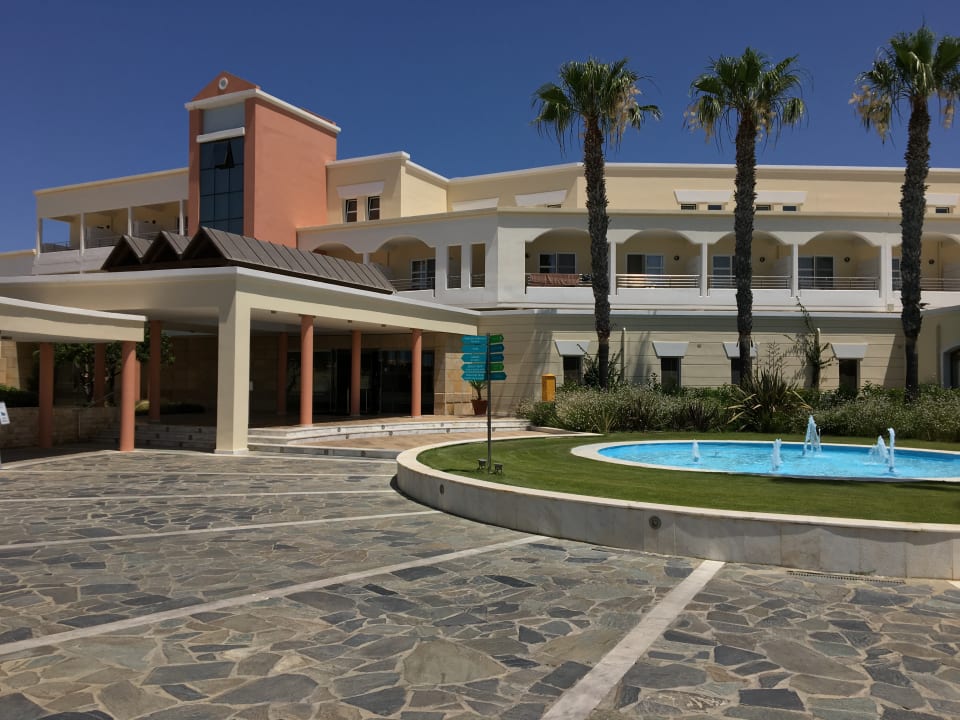Außenansicht Neptune Luxury Resort