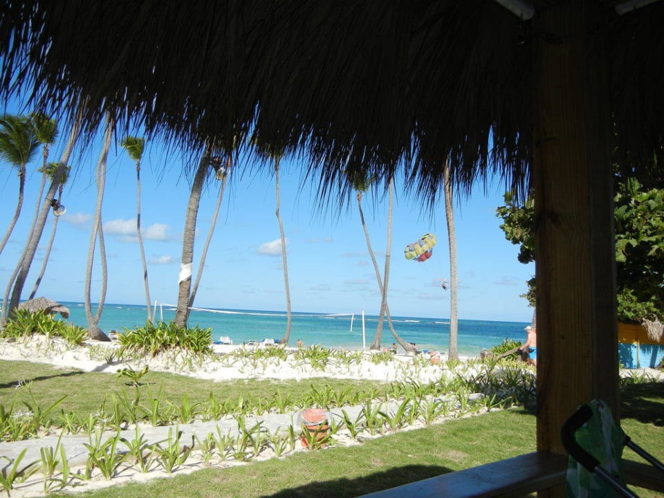 Blick vom Strandrestaurant zum Strand Grand Palladium Select Bávaro Resort & Spa
