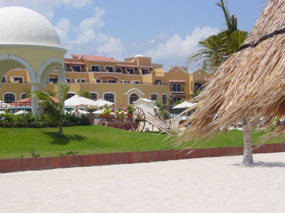 Blick vom Strand aufs Hotel Hyatt Zilara Riviera Maya