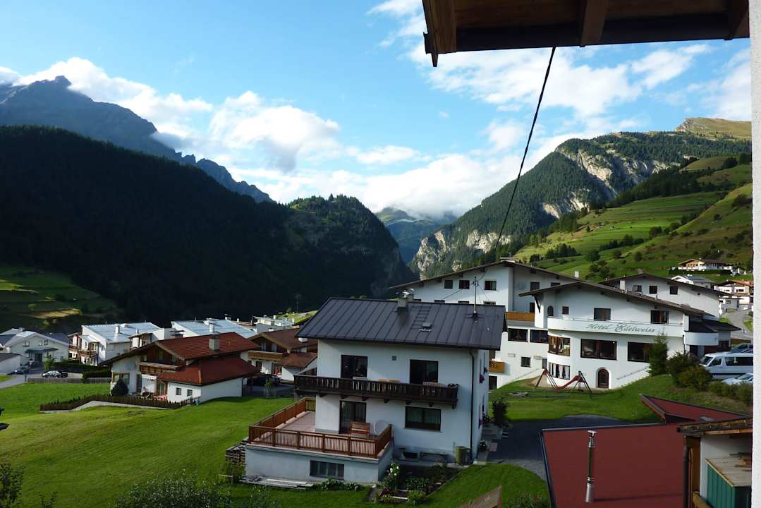 Blick vom Balkon Landhaus Engadin