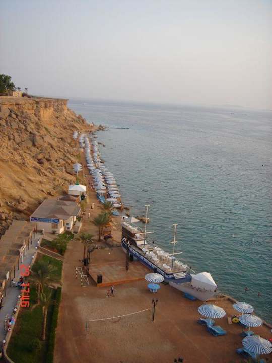 Weg zum schönen Riff Albatros Sharm Resort