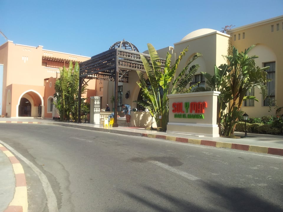 Zufahrt, Haupteingang Jaz Dar EL Madina