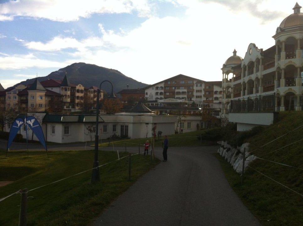 Blick auf die Hotelanlage Wohlfühlresort Peternhof