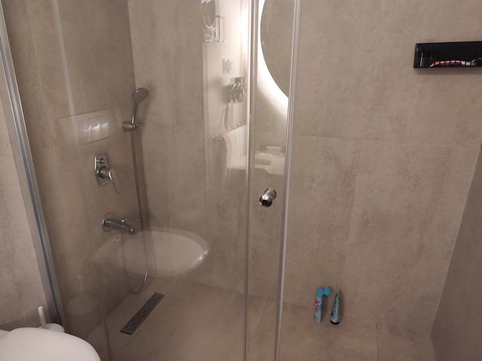 Zimmer Side Breeze Hotel