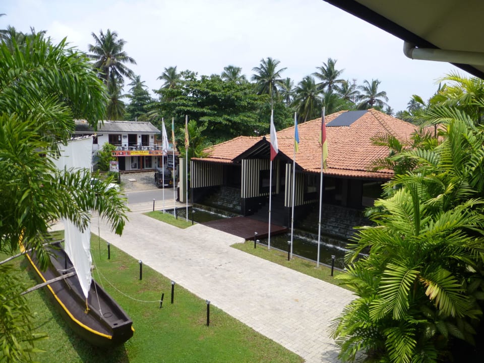 Hotelzufahrt EKHO Surf