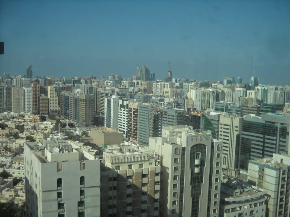 Ausblick aus Zimmer 21. Etage bzw. Pool 31. Etage Grand Millennium Al Wahda Abu Dhabi