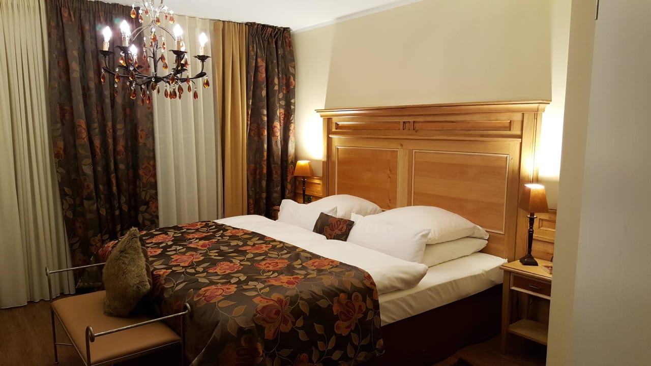Das große bequeme Doppelbett Hotel Ampervilla