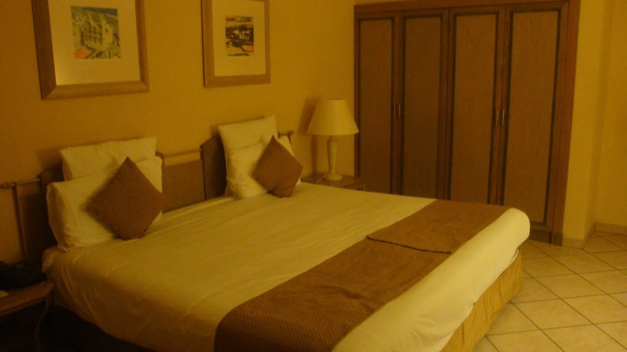 Zimmer rechte Seite vom Balkon Maritim Antonine Hotel & Spa Malta