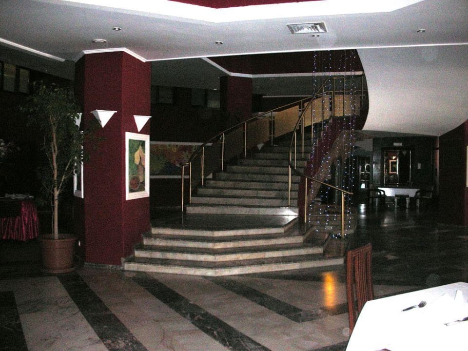 Treppe zumSpeiseraum Hotel Miramare Beach