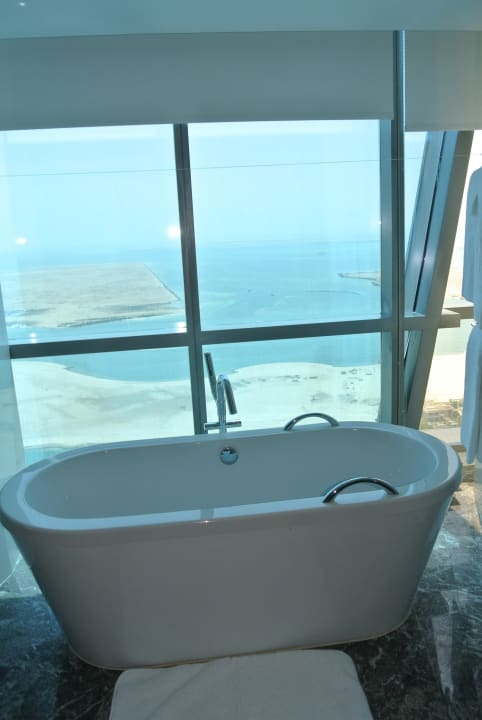 Badewanne mit Ausblick Conrad Abu Dhabi Etihad Towers
