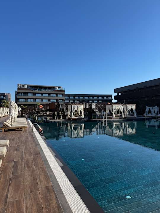 Pool Jacaranda Luxury Resort