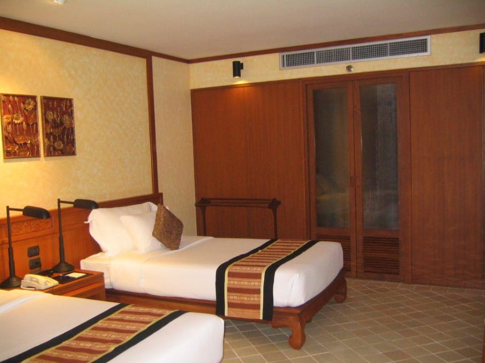 Busakorn Wing Holiday Inn Resort Phuket