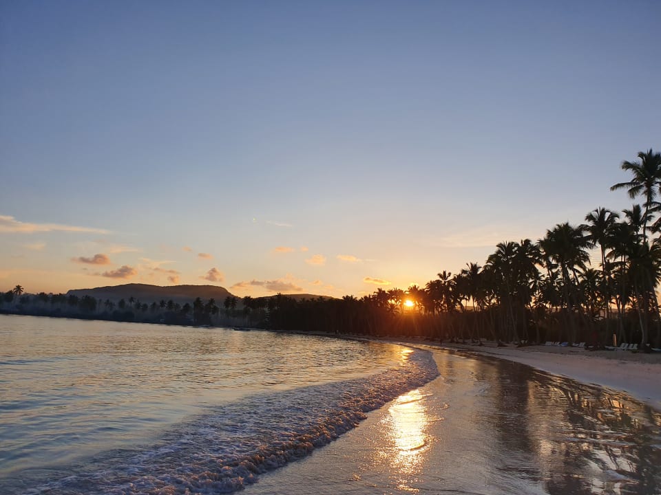 Strand Wyndham Alltra Samana