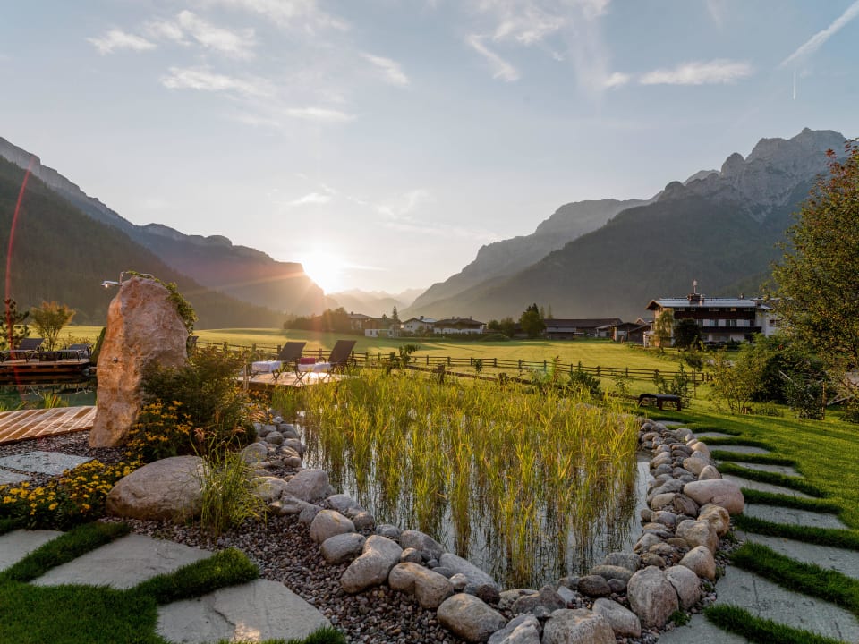 Schwimmteich Waidringer Hof · 1. Tiroler Glückshotel