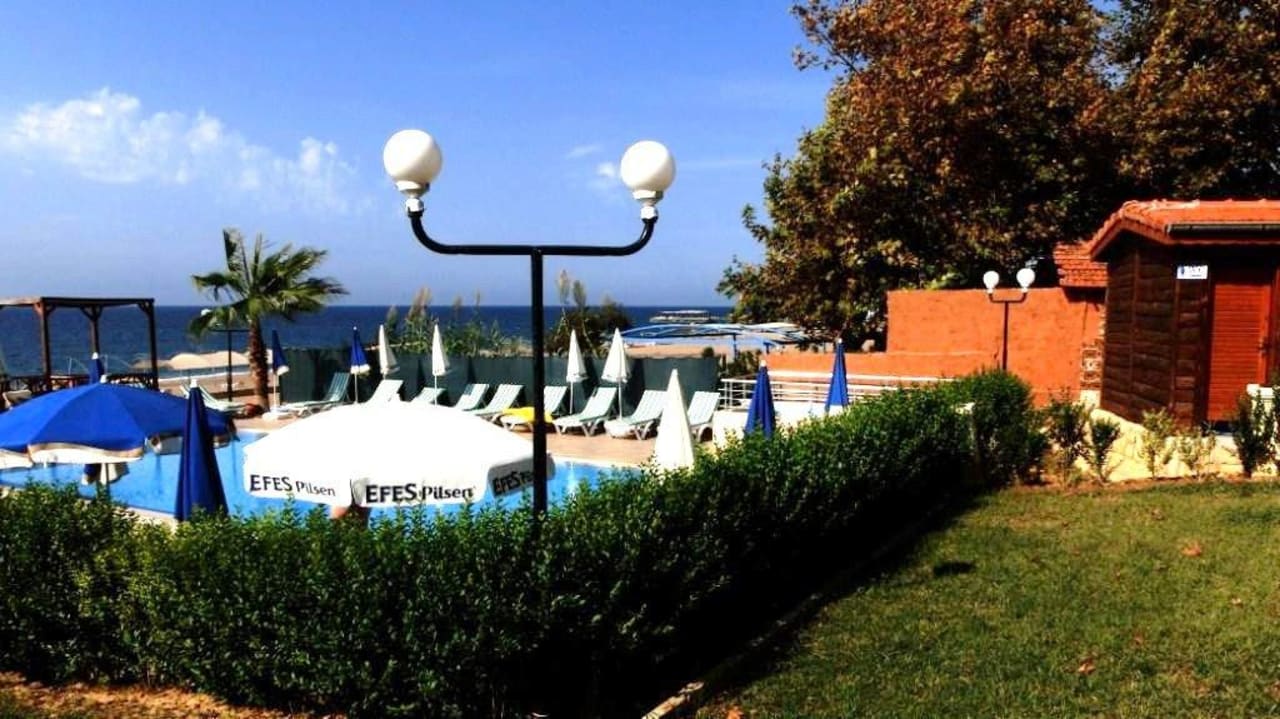 Blick zum Pool Adora Calma Beach Hotel