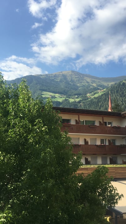 Außenansicht Hotel Wiesenhof Garden Resort