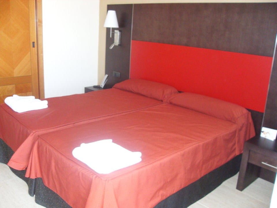 Blick aufs Doppelbett AluaSoul Palma