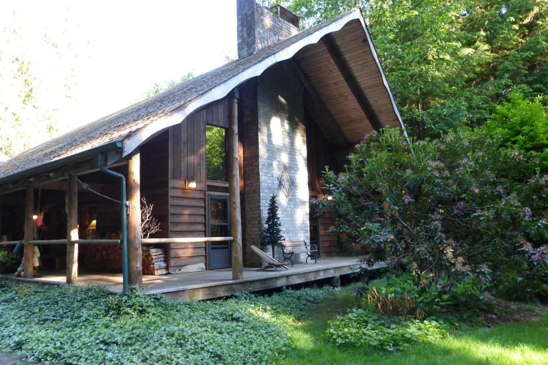 Hauptgebäude Manitou Lodge Bed & Breakfast