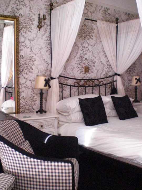 Four Poster Bed Bed & Breakfast Spire House