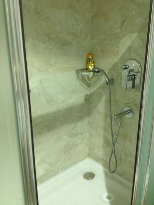 Regendusche Mary Hotel Side