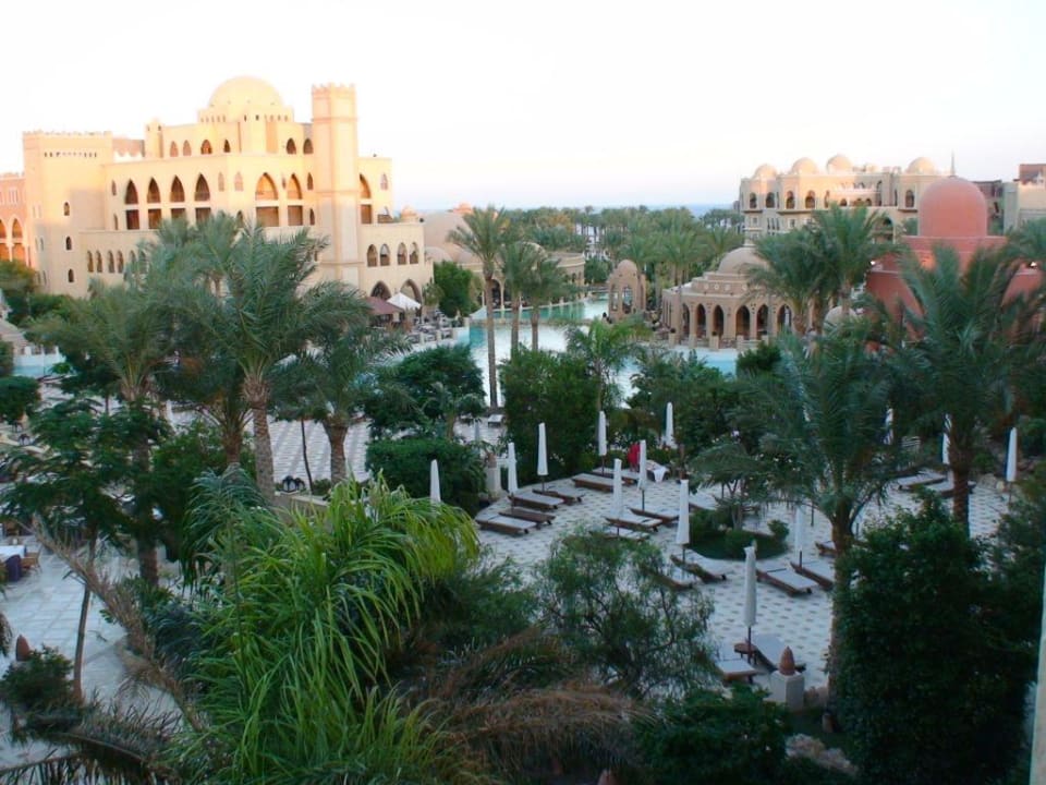 Überblick über die Anlage und Poollandschaft Makadi Palace