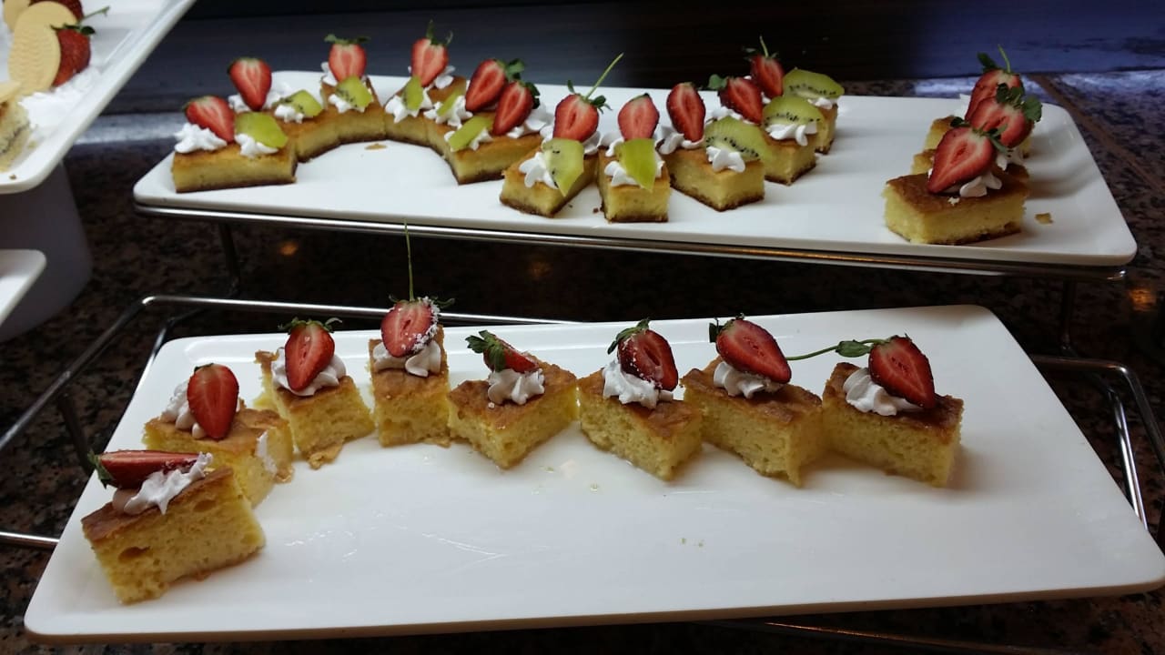Dessert-Auswahl im Hautrestaurant Hotel Turan Prince