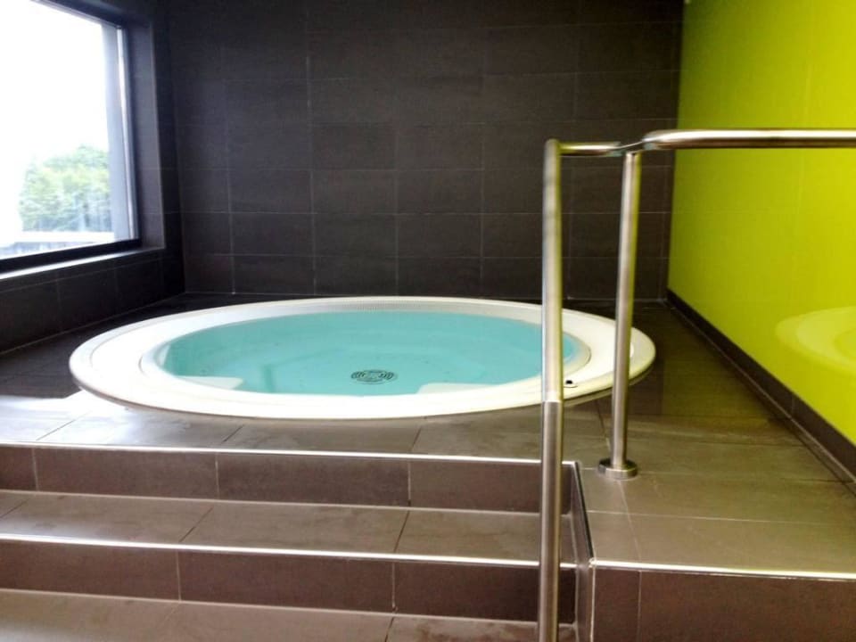 Kleiner Pool Vienna House by Wyndham Andel's Berlin