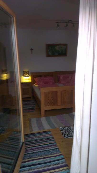 Blick ins zimmer vom Balkon Bauernhof Oberachenhof