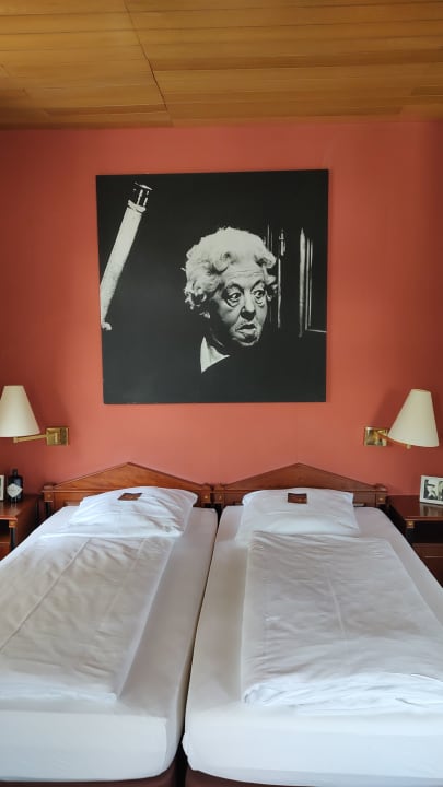 Zimmer EIFELkrimihotel